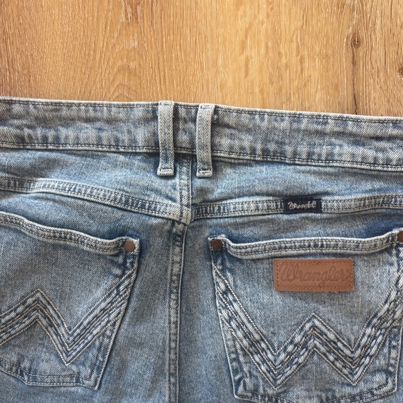 Wrangler Blue Flare Jeans - Picture 9 of 15